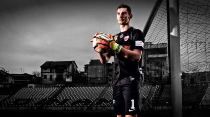 Hibernians sign former Juventus goalkeeper Laurențiu Brănescu