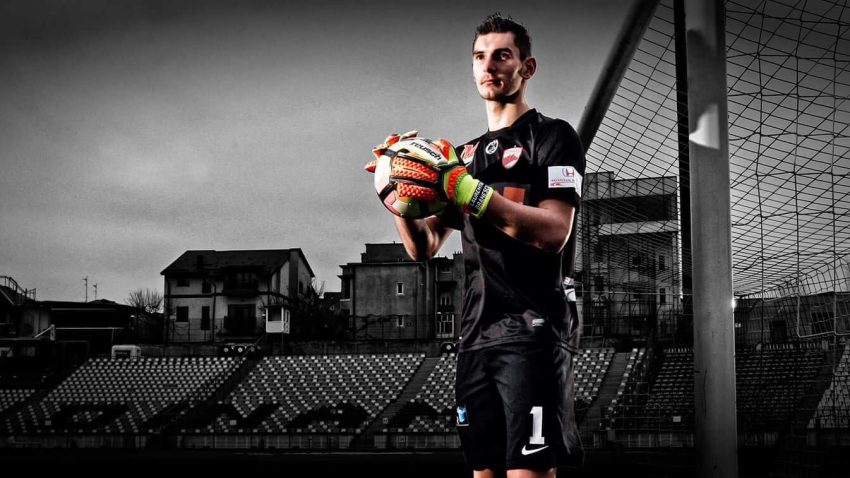 Hibernians sign former Juventus goalkeeper Laurențiu Brănescu