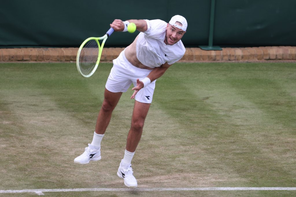 Alcaraz Eyes Wimbledon Hat-Trick As Raducanu Prepares For Sabalenka Showdown | Maltasport.mt