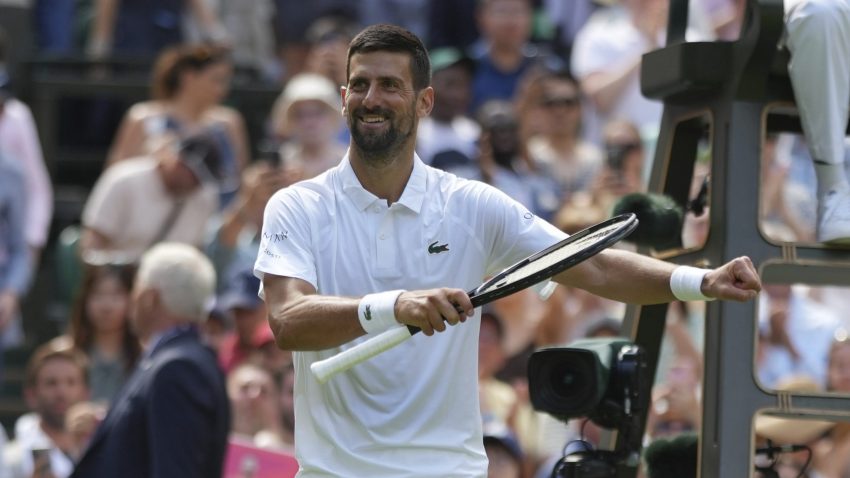 Djokovic easily beats Evans to reach Wimbledon third round