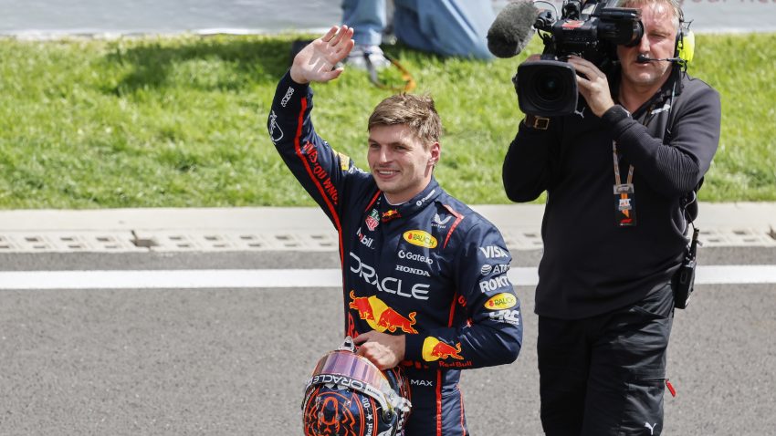 Verstappen beats McLaren pair to win Spa Sprint