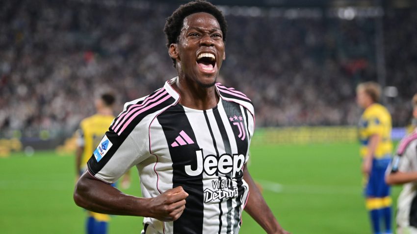 Juventus kick off season with home win against Parma. Canada forward David scores in debut
