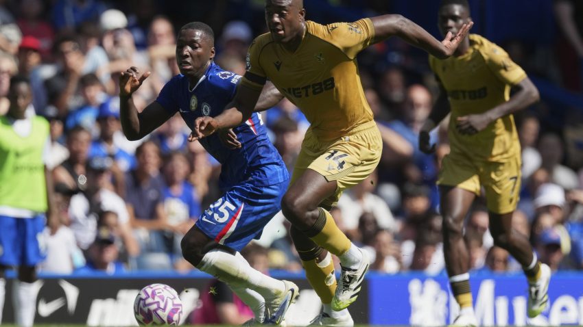 Chelsea and Crystal Palace draw in first London derby of the season