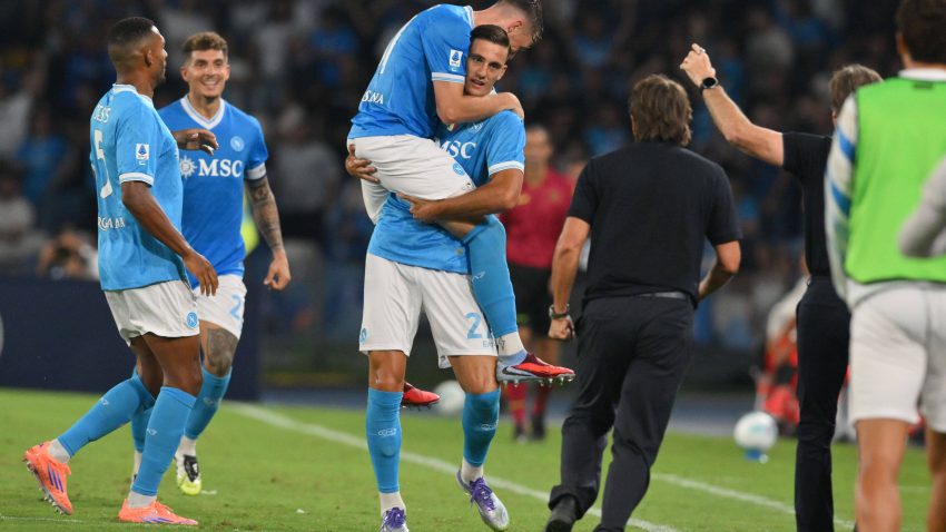 Napoli see off late Pisa fightback to make it four from four