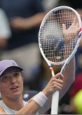 Swiatek cruises past Yuan to reach China Open third round