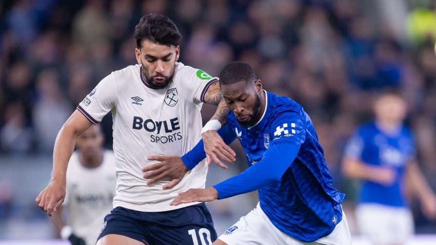 West Ham fight back to earn draw in Espírito Santo’s first game