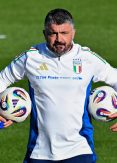 Italy aim to stay on track for World Cup qualification against Moldova