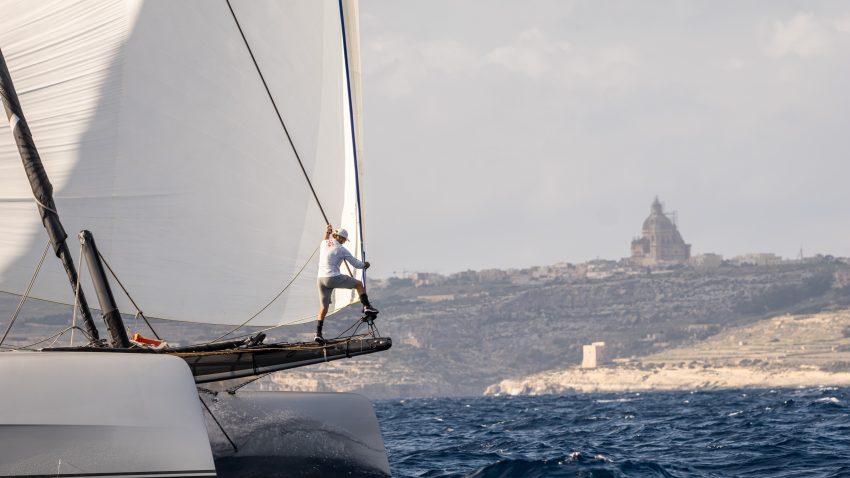 Fast finishers versus the Lampedusa lockdown