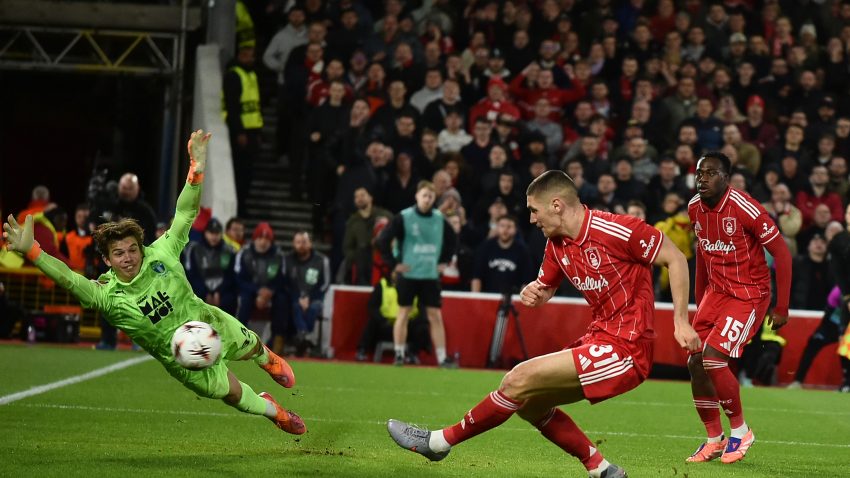 Nottingham Forest strengthen Europa League hopes with home win