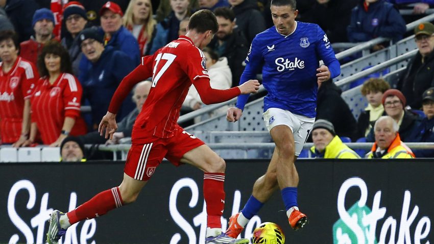 Everton cruise past Nottingham Forest to move into top five