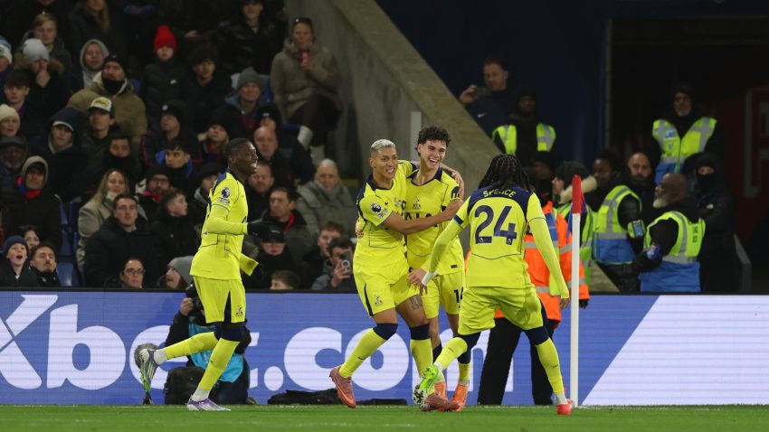 Gray goal gives Spurs narrow victory at Selhurst Park