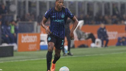 Dumfries undergoes surgery and changes agent as Inter future hangs in the balance