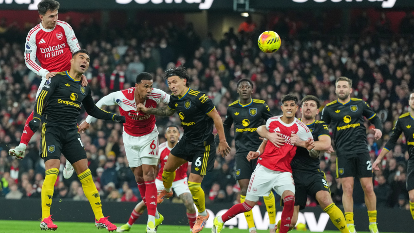 Manchester United end Arsenal home run with comeback victory