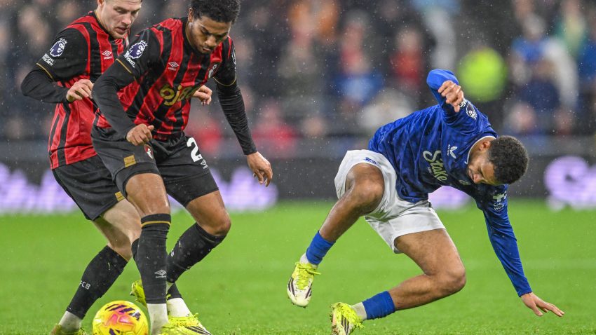 Bournemouth comeback stuns Everton after red card drama