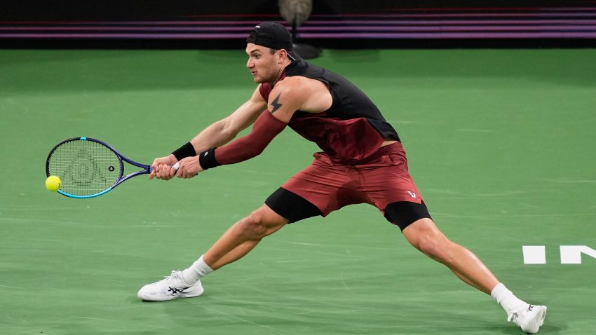 Draper crashes out of Miami Open as top seeds progress