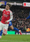Arsenal extend unbeaten run against Everton with late goals