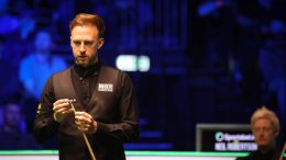 Trump beats Robertson easily to reach Tour Championship final