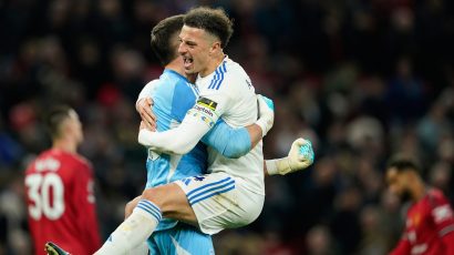 Leeds beat Manchester United to end 45-year wait