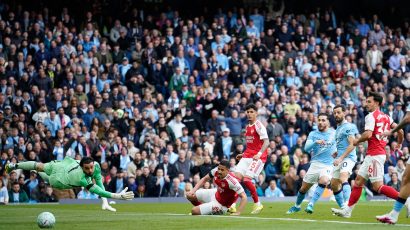 Manchester City edge past Arsenal to boost title hopes