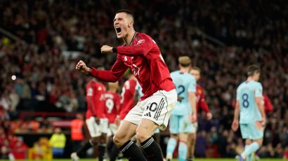 Manchester United beat Brentford to boost Champions League hopes