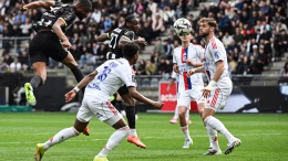 Lyon miss chance to climb Ligue 1 table after stalemate at Angers